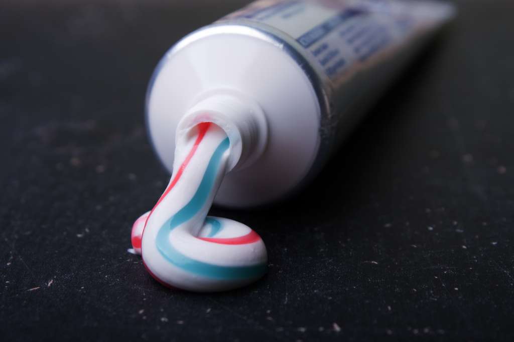 16 Ways to Clean Your House with Toothpaste | Mr. Maid