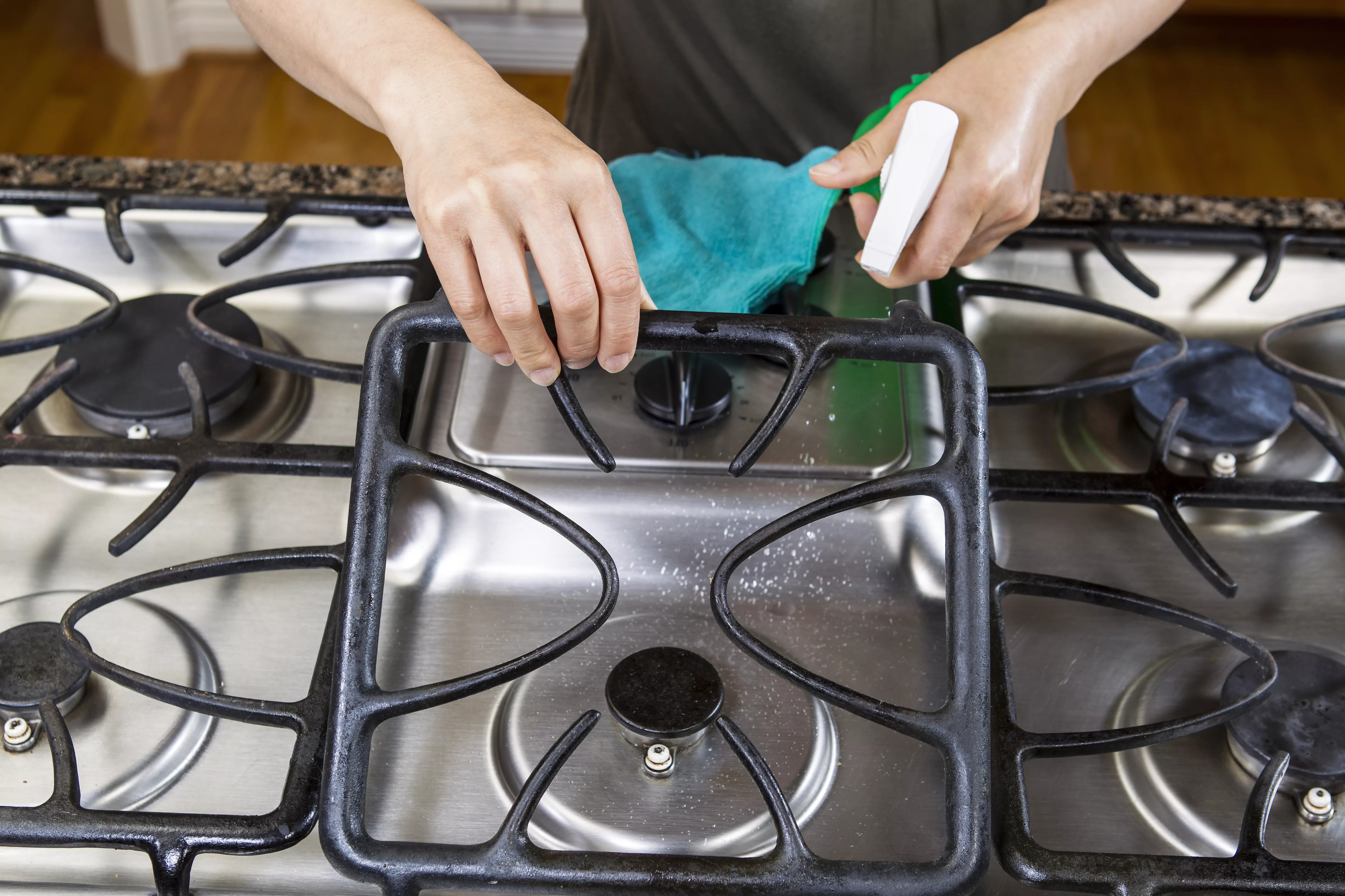 Stove Cleaning Tips - Don't Clean Stove While It's Hot